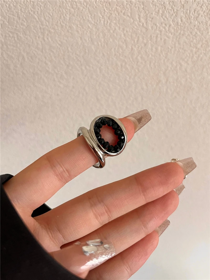 2024 nowy przemysł ciężki metalowy szeroko otwarty pierścień ręcznie robiony olej kroplowy inkrustowany warstwowym pierścieniem z kryształu górskiego dla kobiet biżuteria