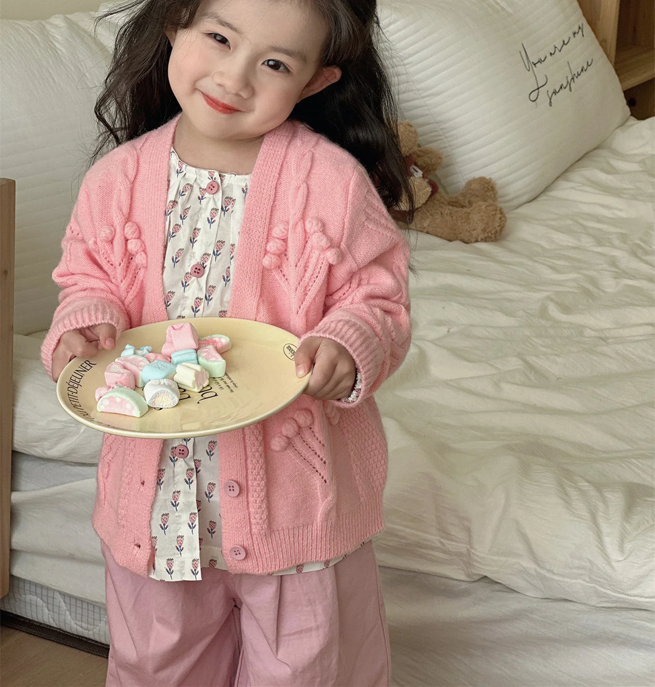 

Комплекты одежды для девочек, новинка 2024, весенний милый костюм для маленьких девочек в Корейском стиле, детская одежда принцессы с цветами, наряды, комплекты для девочек