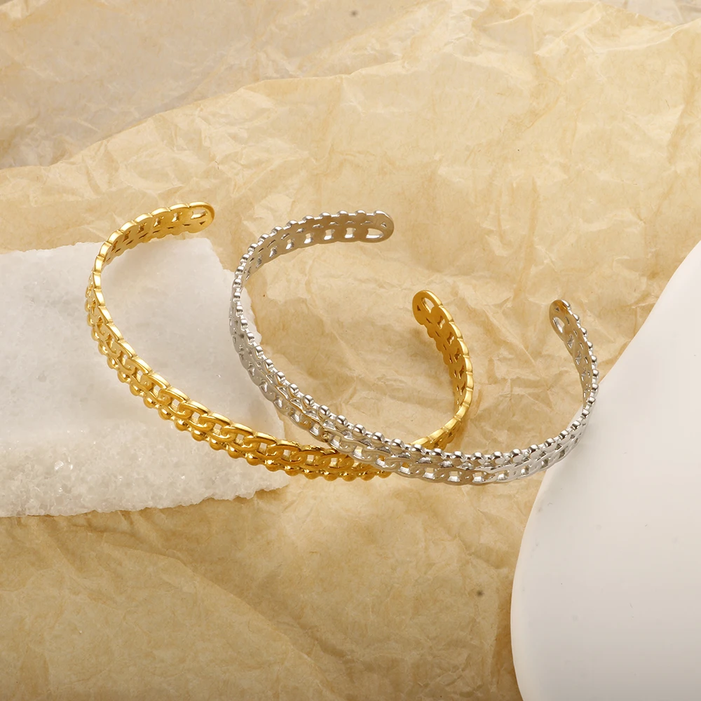 thumbnail image 2 of Textured Four-Leaf Clover Stainless Steel Bracelet Set For Women, Suitable For Multiple 2 of 14