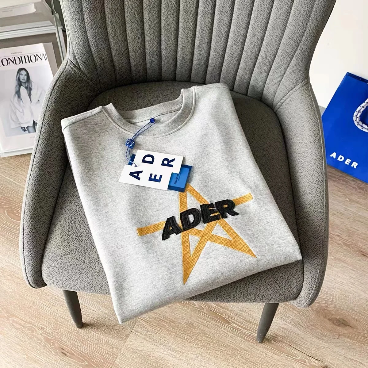 Женская футболка с вышивкой пятиконечной звездой и принтом |