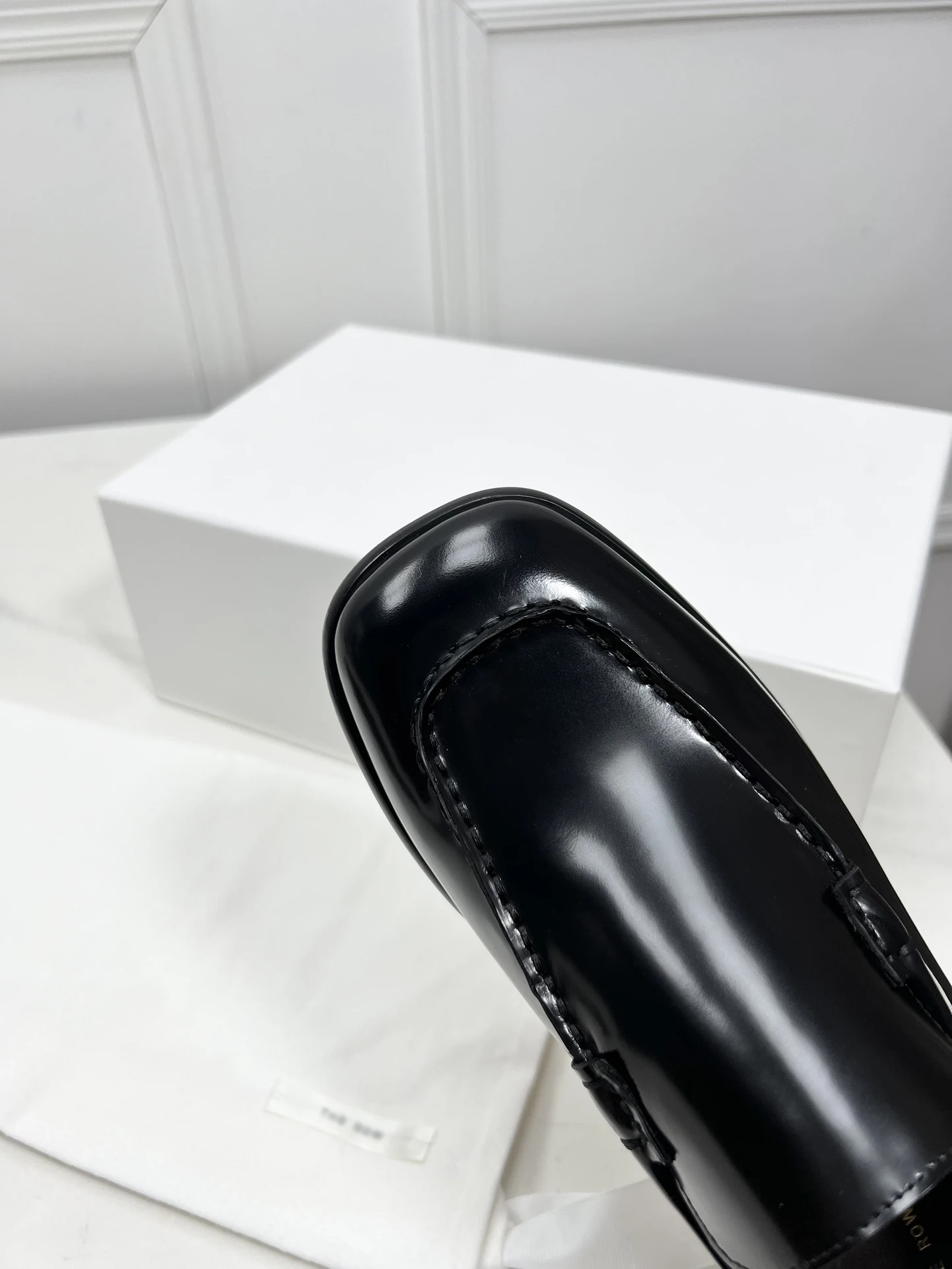 Рисунок 5 - Ручная работа, женская обувь международного бренда