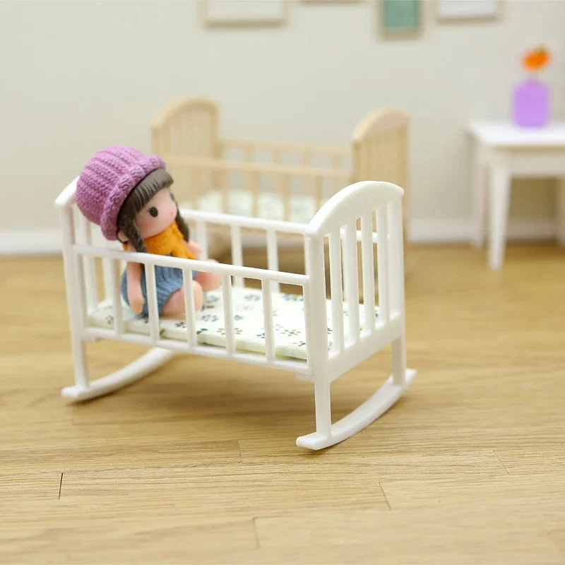 1/12 Mini culla per casa delle bambole Lettino a dondolo Modello di casa delle bambole Simulazione Mobili Decorazione Accessori per casa delle bambole Gioca a giocattoli - immagine 3