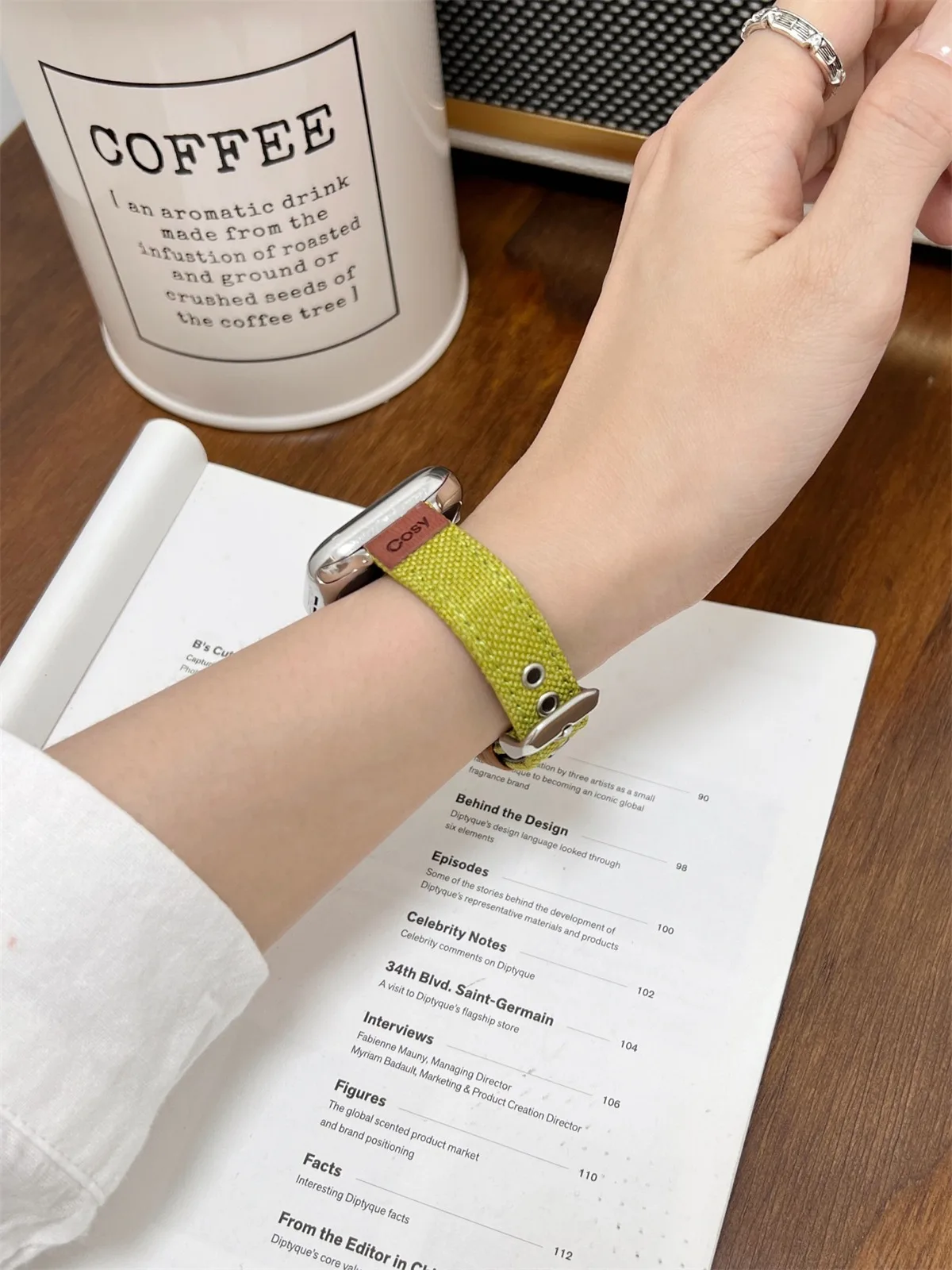 Watch Band For iWatch 42/44/45/46/49mm 38/40/41mm PU Leather Fashion Watch Strap For Watch Series Ultra2 Series 10/9/8/7/6/5/4/3/2/1_voghion.com