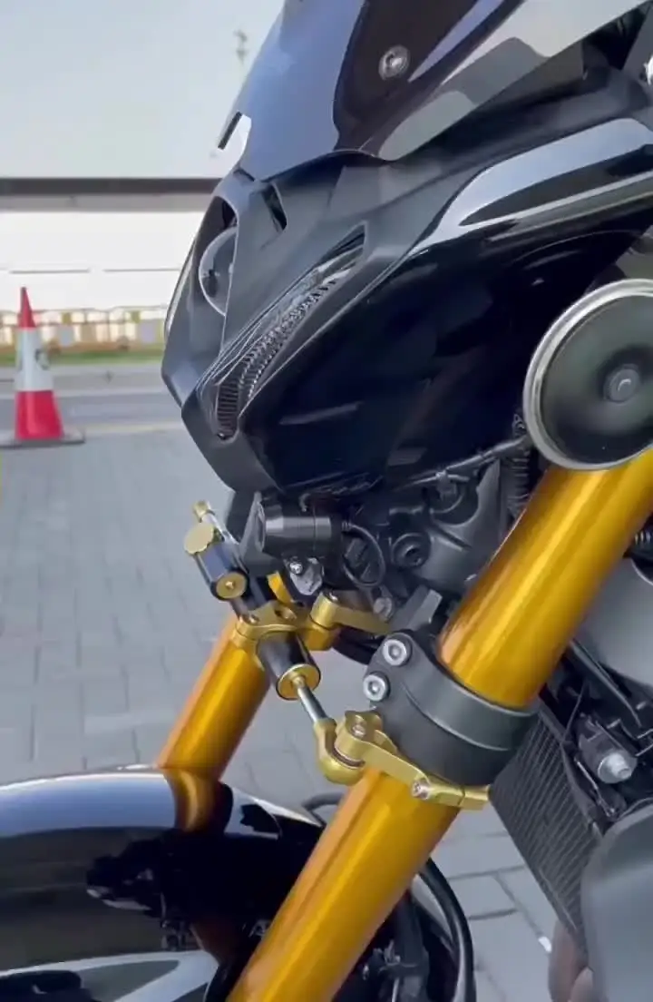 REVO einstellbarer Stummellenker 50mm für die Yamaha MT-09 (17-20) RN43