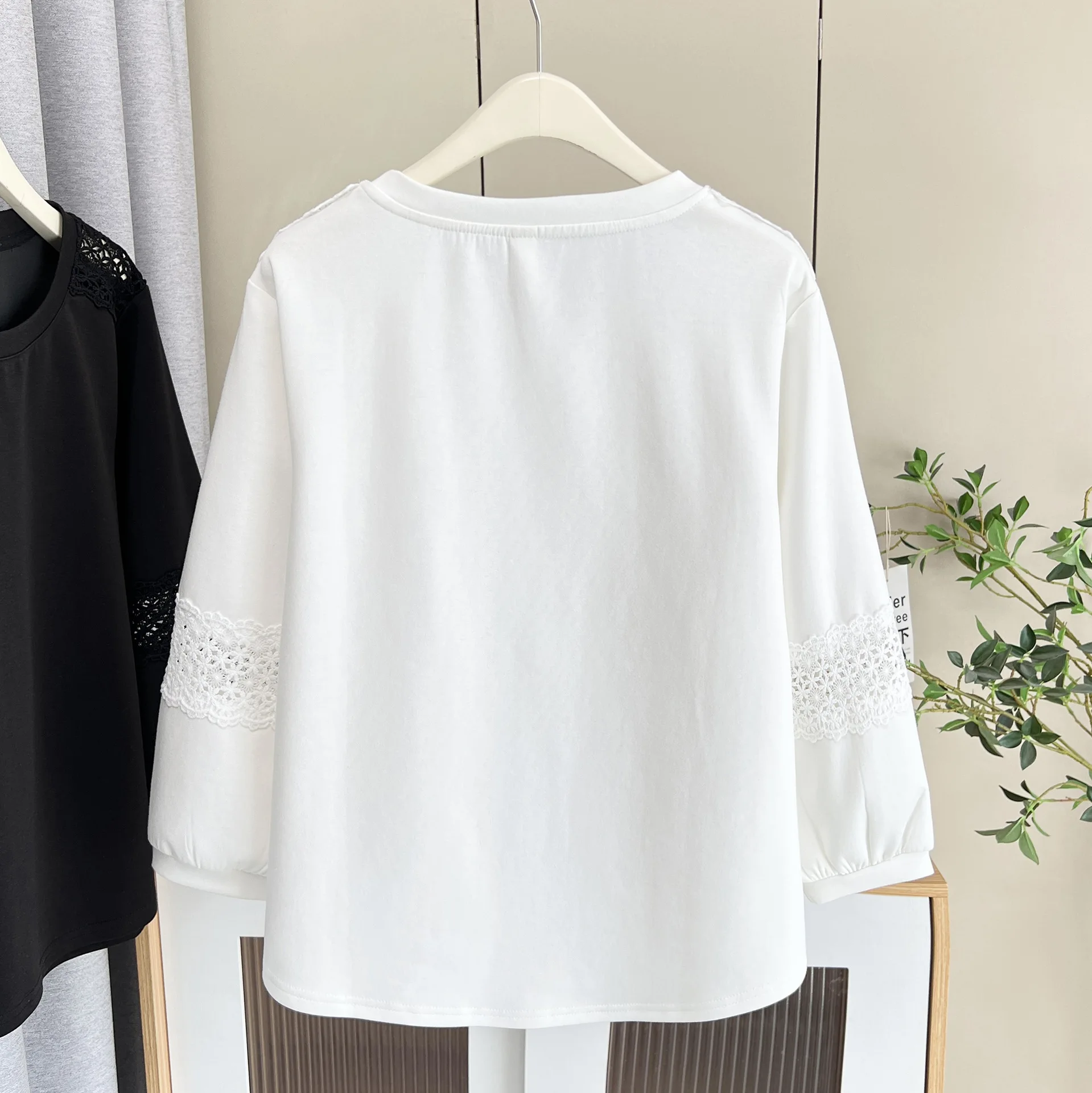 Plus Size Women's T-Shirt Autumn Fashion Lace Hollow Out Patchwork Round Neck Top 2507