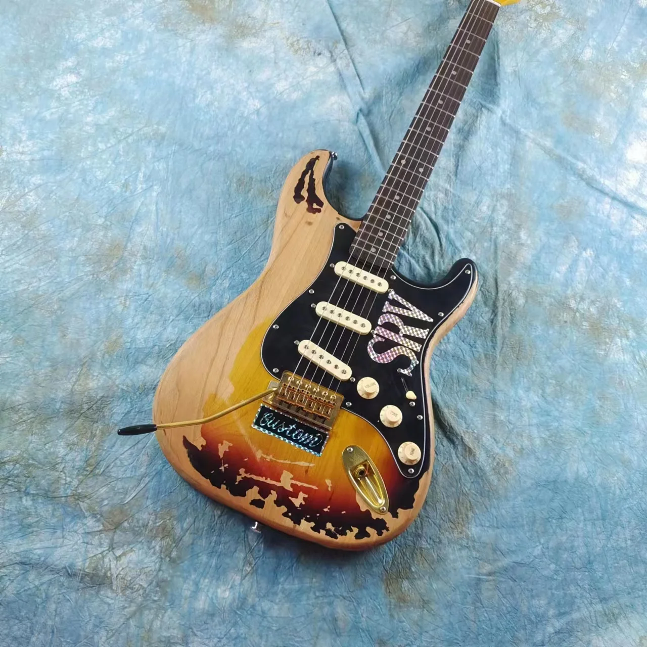 

Made old ST, alder body, handwritten signature style, Canadian maple neck, quick package shipping
