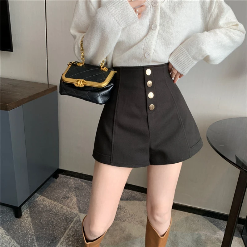 Shorts Women 2024 New Korean Elegant Buttons Autumn Basic Solid High Waist All-match Shorts Casual Ladies Vintage Wide Leg Pants