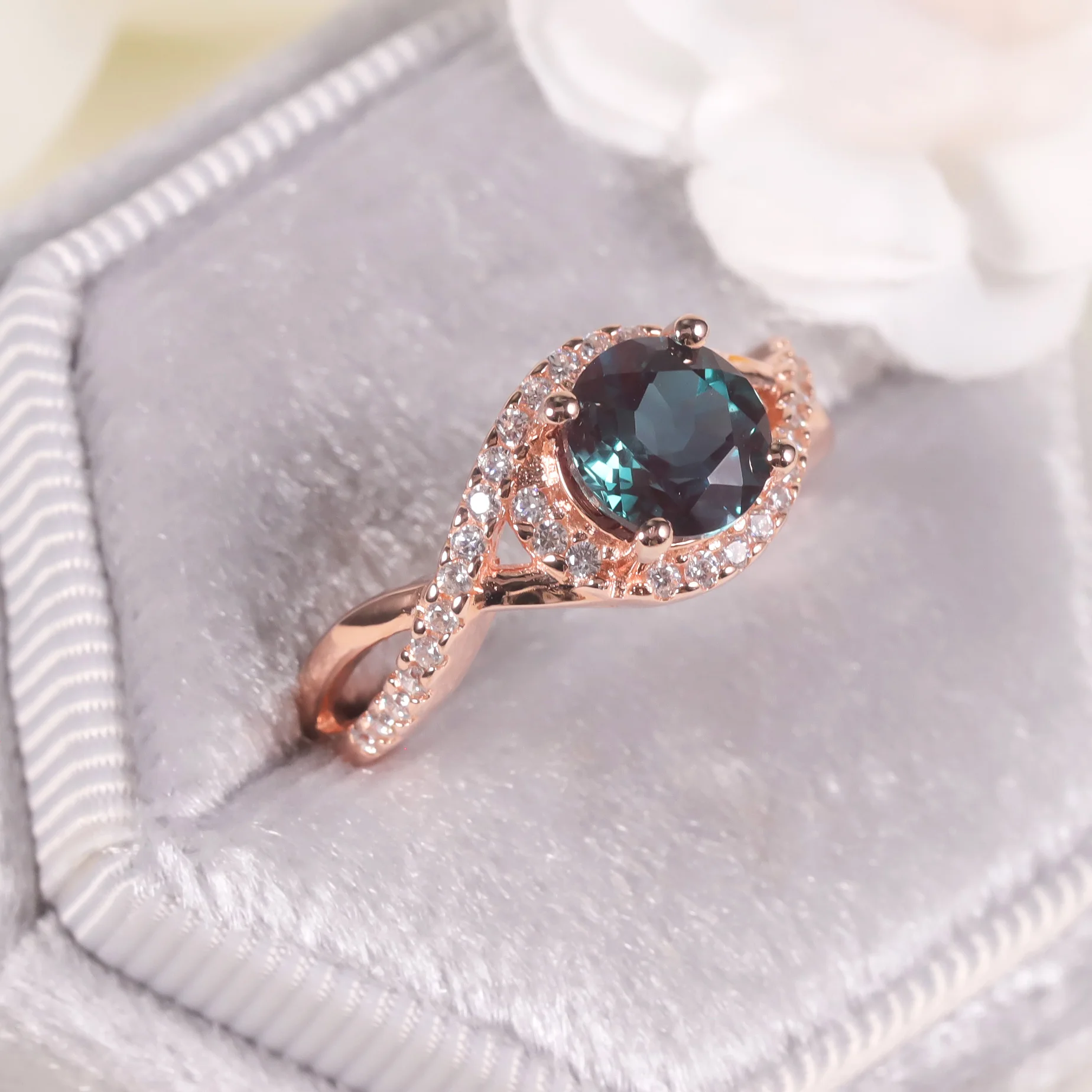 

GEM'S BALLET Rose Gold Plated 925 Sterling Silver 7mm Round Color Changing Lab Alexandrite Ring for Women June Birthstone Ring