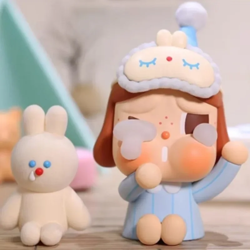 Crybaby Blue Pigiama Elevator Kawaii Ornamenti Figurine Home Decor Desktop Model Dolls Gilrs Heart Gift Model Toys Gift