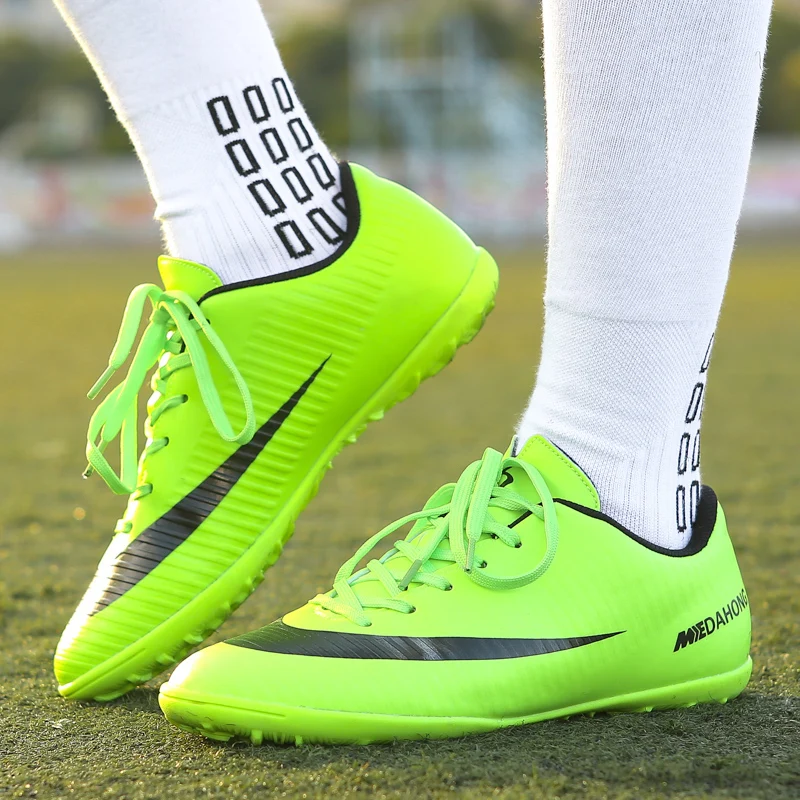 Sneakers Soccer Shoes Adult Kids Sport Footwear Cleats Grass Training Football Shoes Outdoor Durable Professional Futsal Sneaker