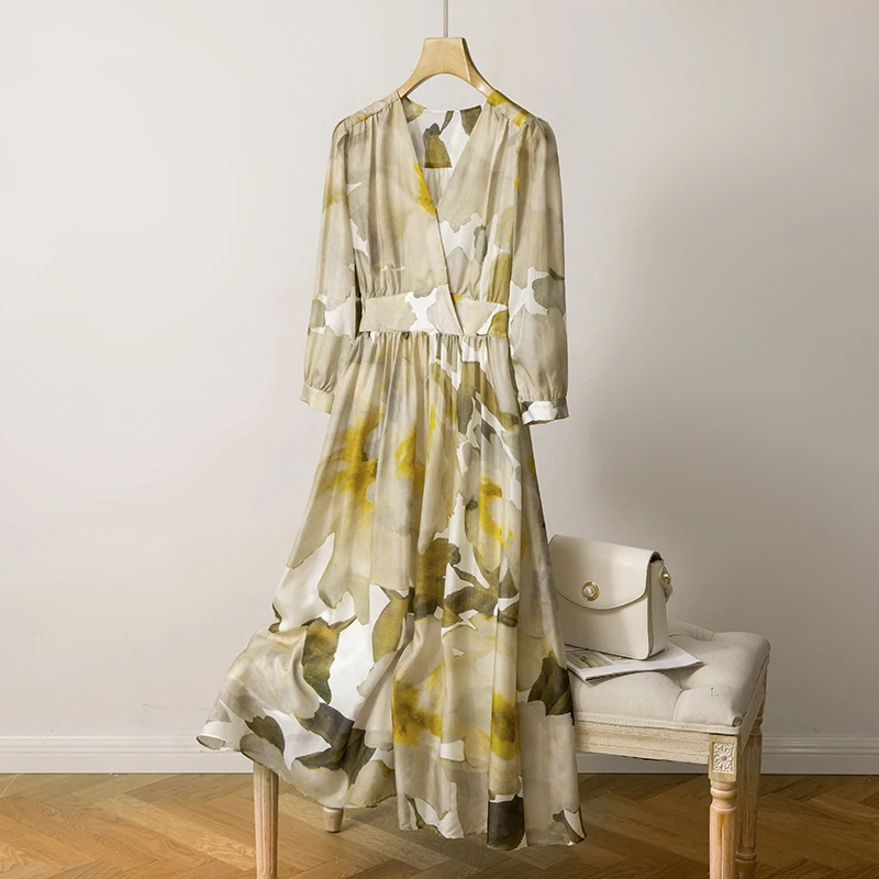 

2023 Summer New Hangzhou Silk Dress Mid length French V-neck Slim Fit Silkworm Dress Children