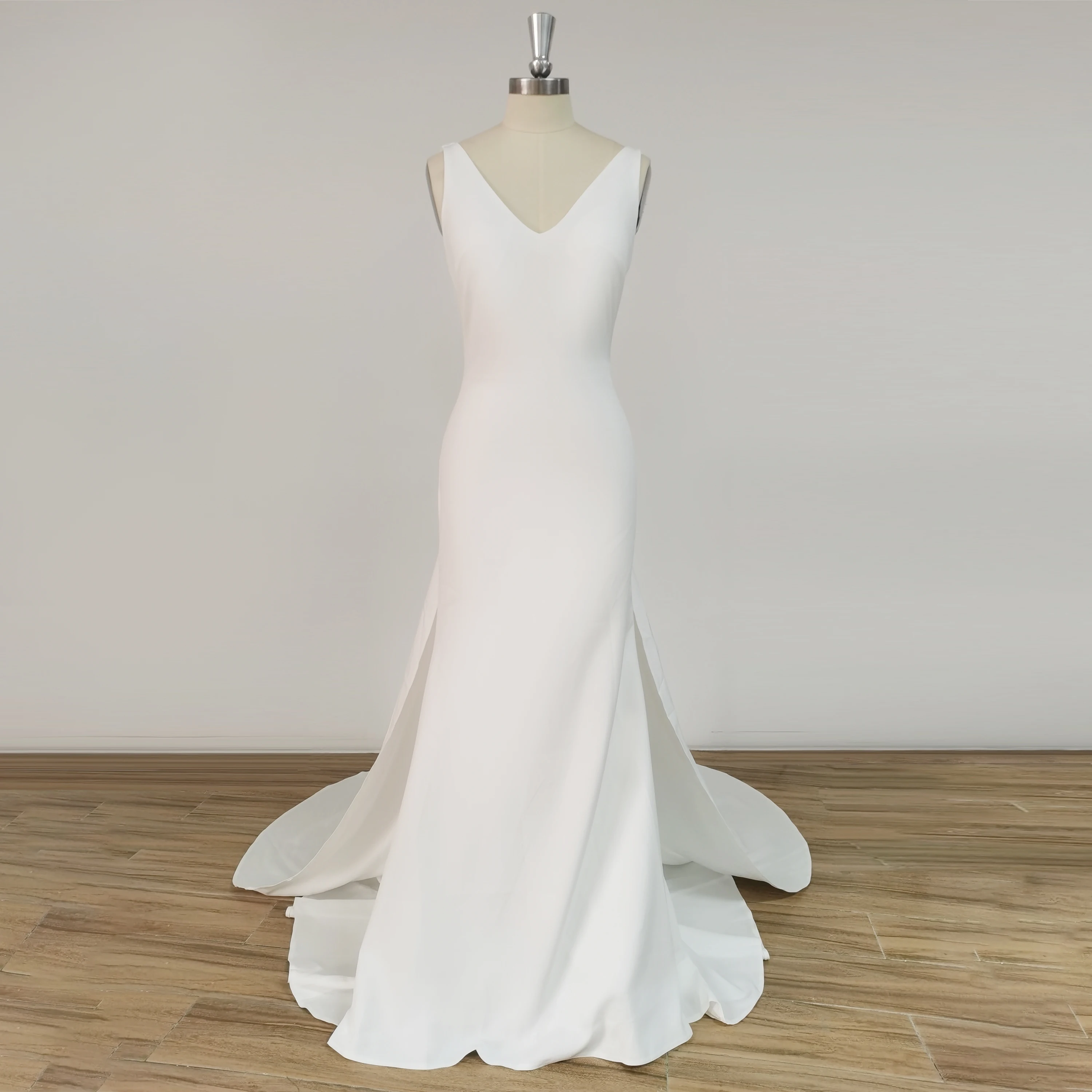 Женское свадебное платье с V-образным вырезом