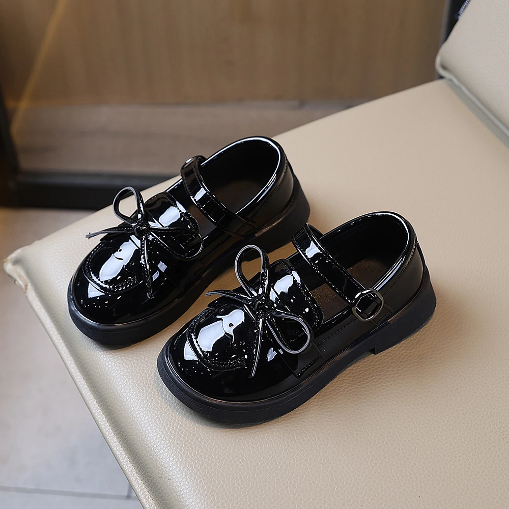 Girls' Bow-Knot Shoes, New Style for Older Girls, Large Bow, Shiny Surface, Comfortable Soft Sole, Easy to Put on and Take Off, Classic Versatile Style for School 1