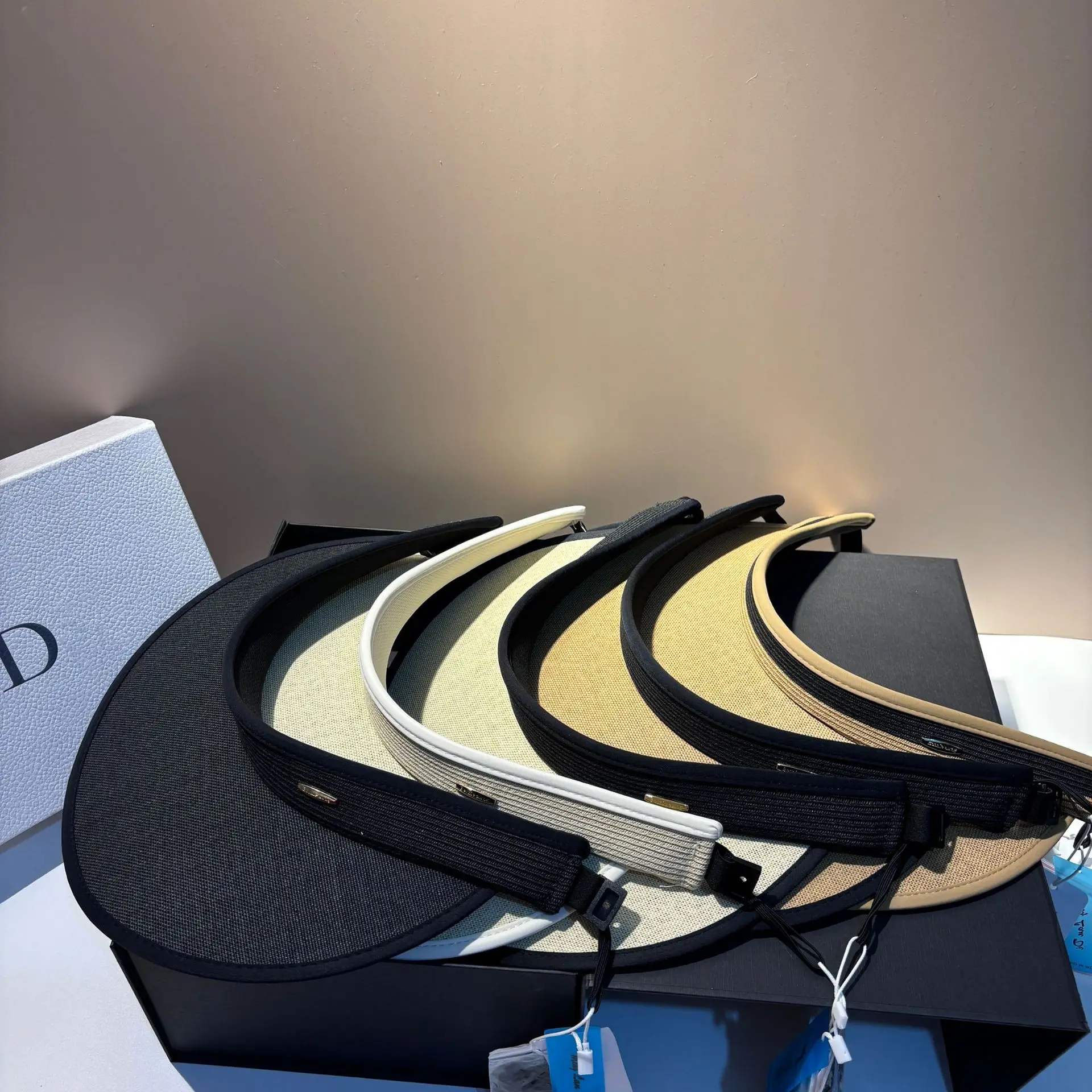 Luxuriöse Panama-Sonnenschutz-Sonnenhüte für Damen, Strohhut mit großer Krempe, UV-Schutz, verstellbar, für Sport, Sommer, Tennis, Golf, leerer Zylinder – Detail 1