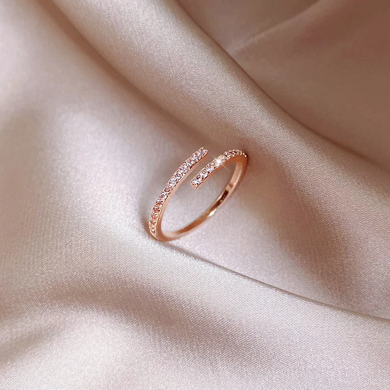 Bagues fines minimalistes pour femmes, bague cubique brillante, bijoux féminins polyvalents, cadeaux de mariage, haute qualité, nouveau, 2024 1