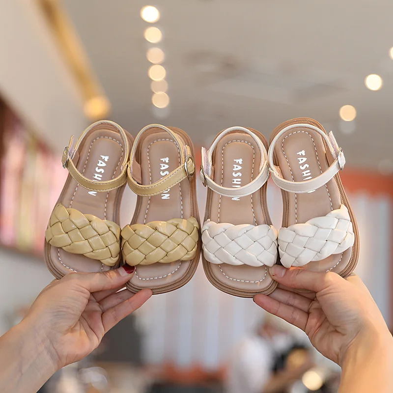 Fashion Design Girls Sandals Summer Children Beach Shoes Girls Open-toed Sandals Soft PU Leather Flat Knitted Sandals For Girl 3