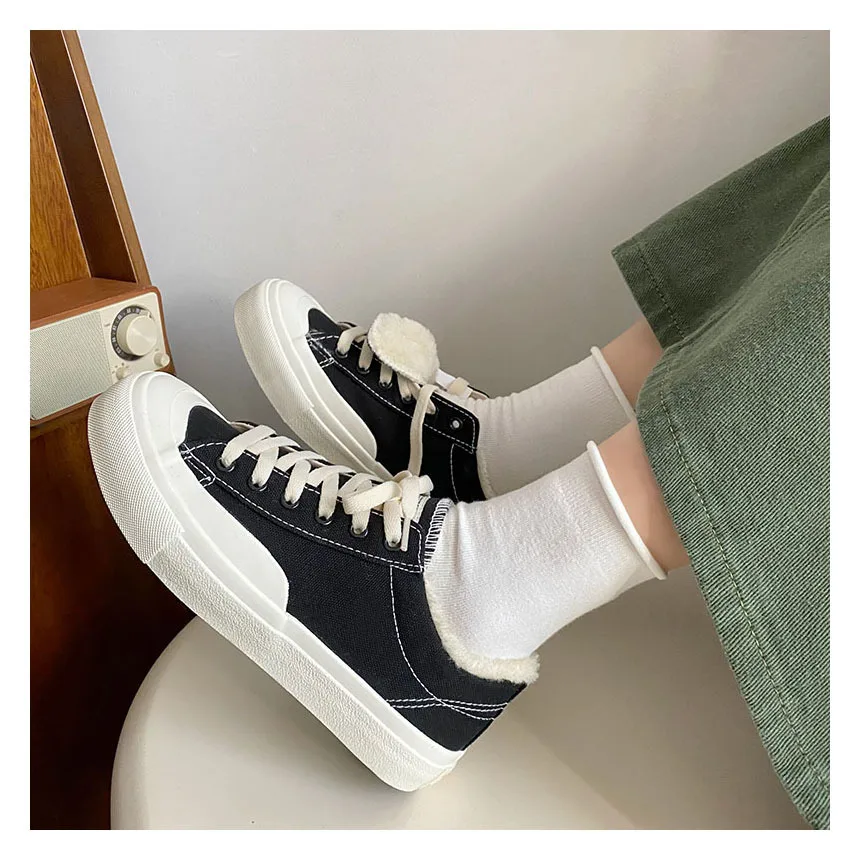 Women Plush Warm Keeping Canvas Shoes Winter Retro Corduroy Thickened Plush Thick Soled Cotton Shoes Women Board Shoes 24-99