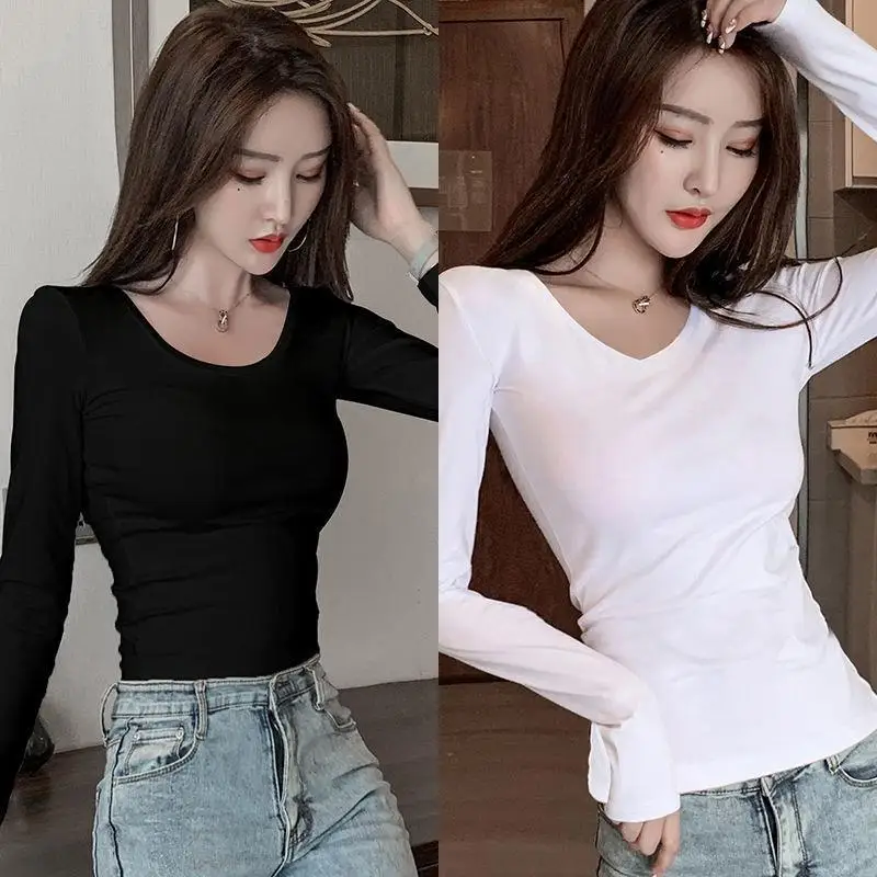 Round neck long sleeves black + v-neck long sleeves white [2 pieces]