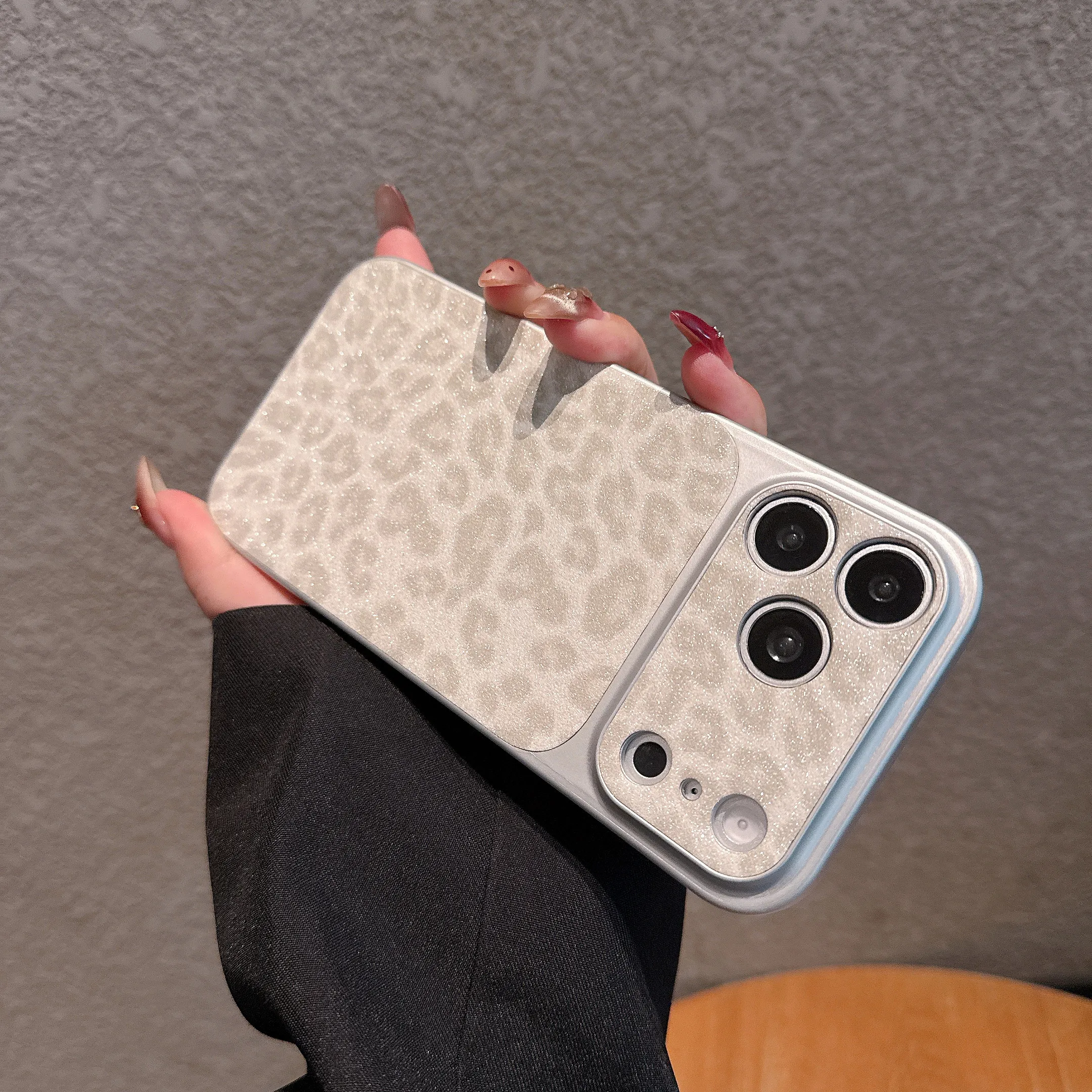 Luxury Leopard Print Phone Case - Creative Shockproof Ultra Slim Glitter Cover
