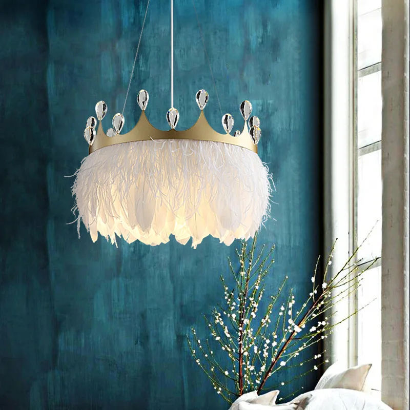 

New Dsign Modern White Feather Pendant Lights Gold Crown Girl's Room Hanging Lamp with Crystal Decor for Bedroom Hotel E27 Soket