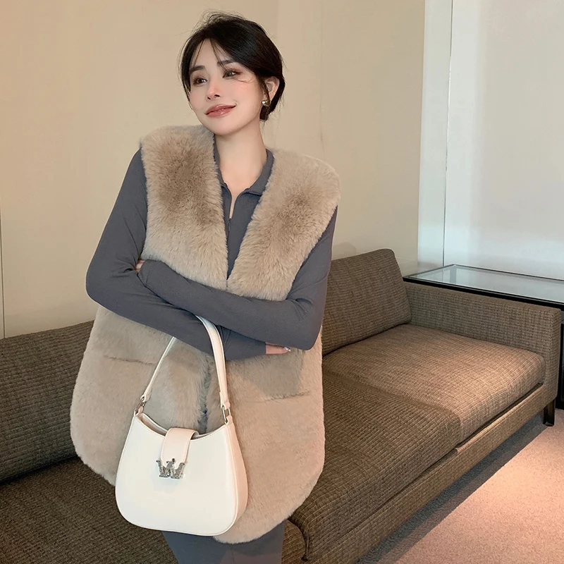 Winter Faux Fur Coat Sleeveless Thick Warm Long Straight Cut Fashion Young Lady Hot Sell Vest Coats