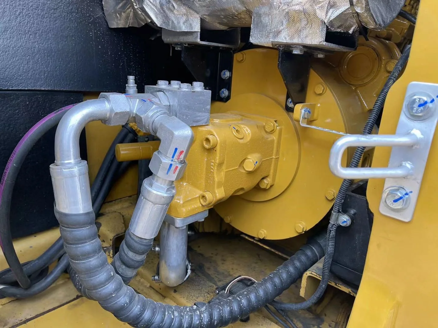 Рисунок 5 - Почти новый б/у мини гусеничный