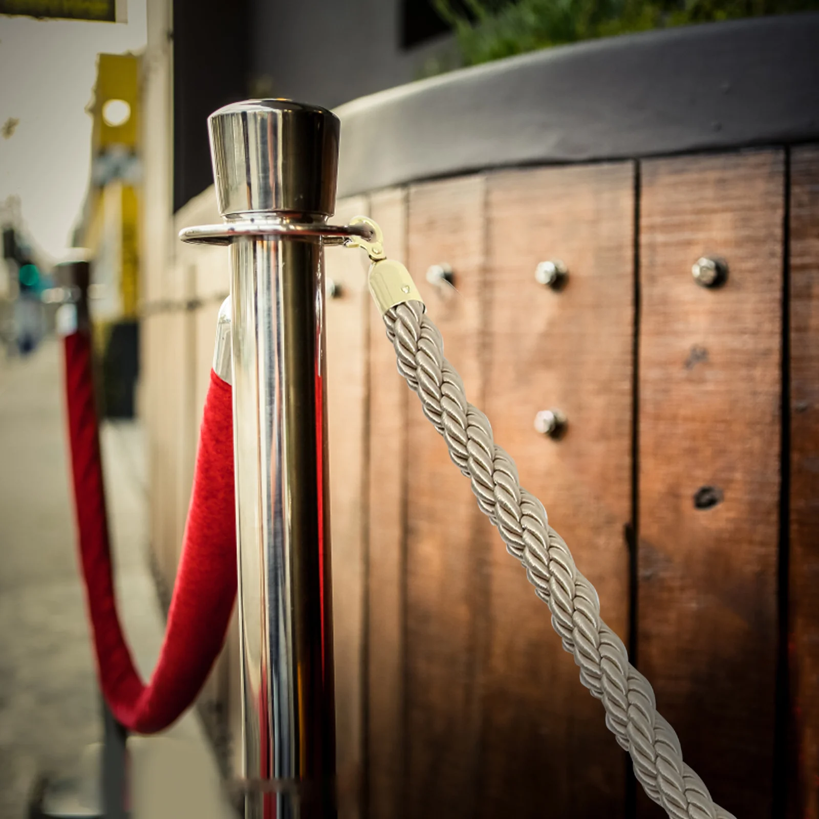 Stanchion Rope Crowd Control Rope Queue Barrier Cordon Lanyard Guard Bar Small Metal Decorative Reusable rope barrier stanchion