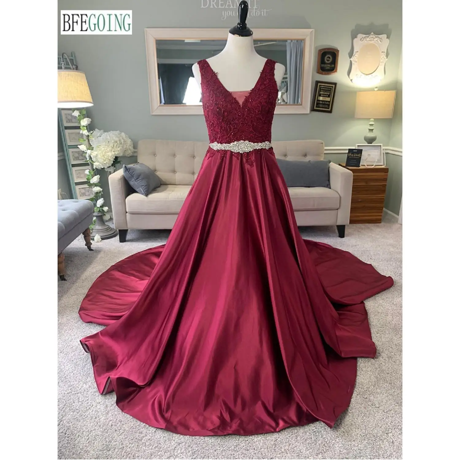 

Satin Lace A-Line Wedding Dresses Chapel Train Custom Made Floor -Length V-Neck Princess Bridal Gowns Sleeveless Beading Belt