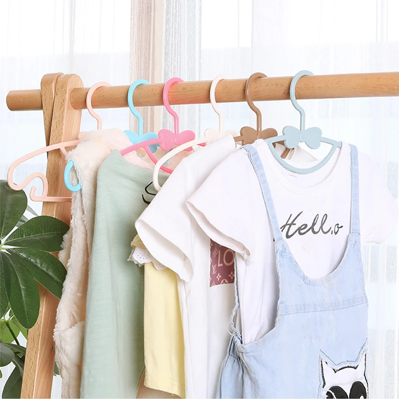 

10 Pieces Children's Clothes Hanger Home Portable Display Hanger Hooks Windproof Children's Coat Drainage Holder