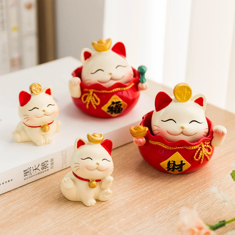 Resin Lucky Cat Ornaments Creative Animal Crafts Lovely Home Office Desktop Decoration Cute Gift for Children Bring Good Luck