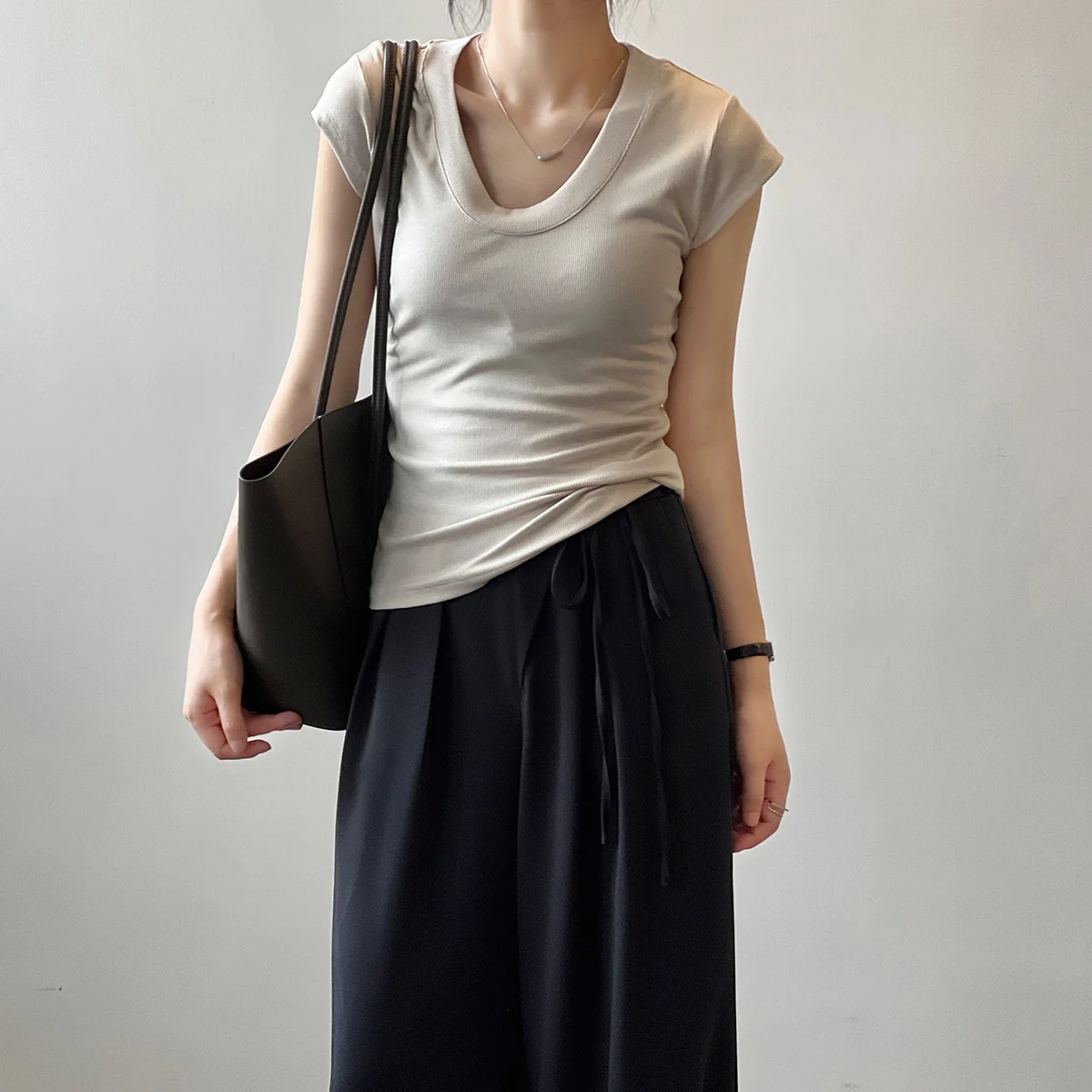 Title 12, Kadın Kısa Kollu Slim Fit Vintage Tişört Klasik...