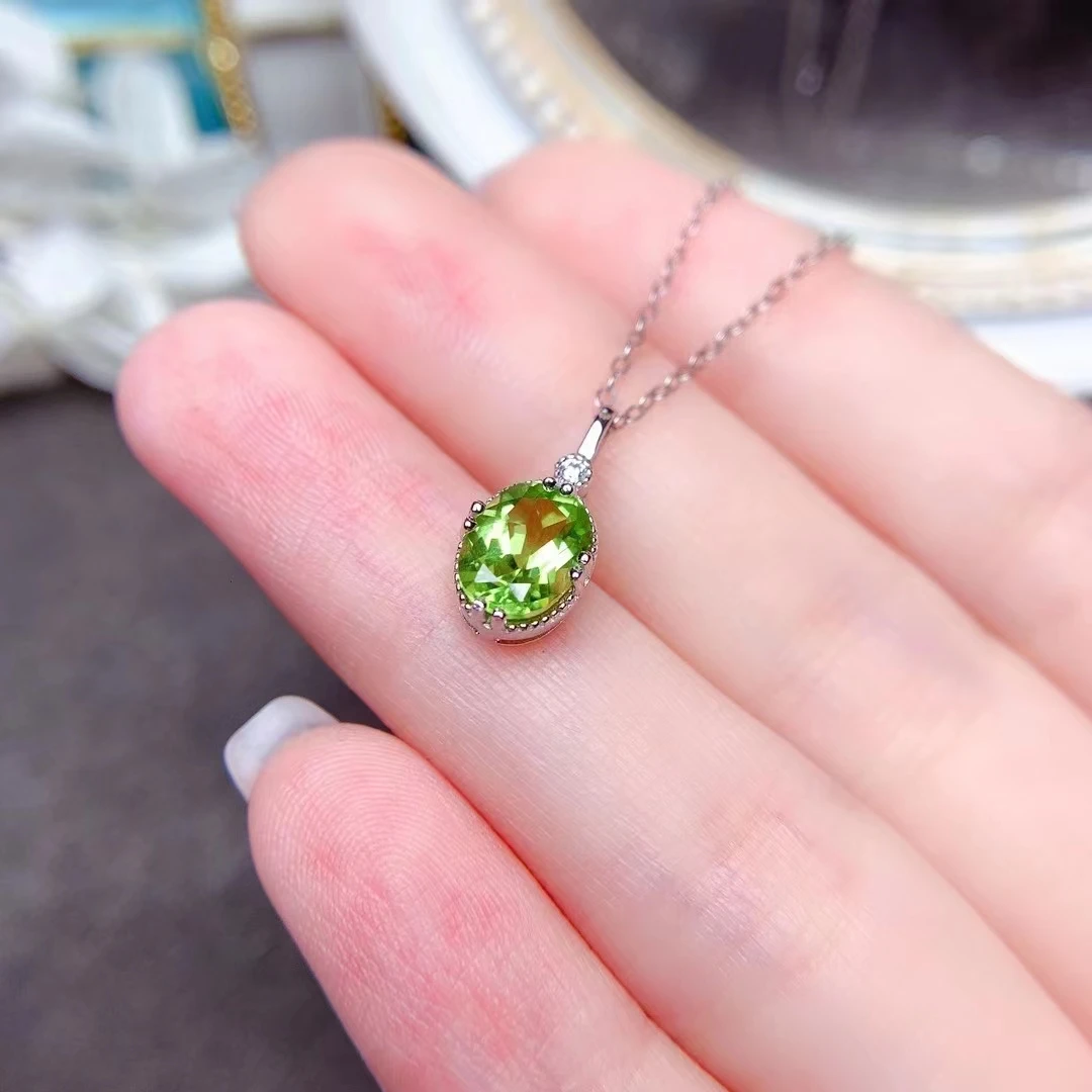 1ct Natural Peridot Pendant for Office Woman 6mm*8mm VVS Grade Peridot Jewelry Small 925 Silver Gemstone Necklace Pendant