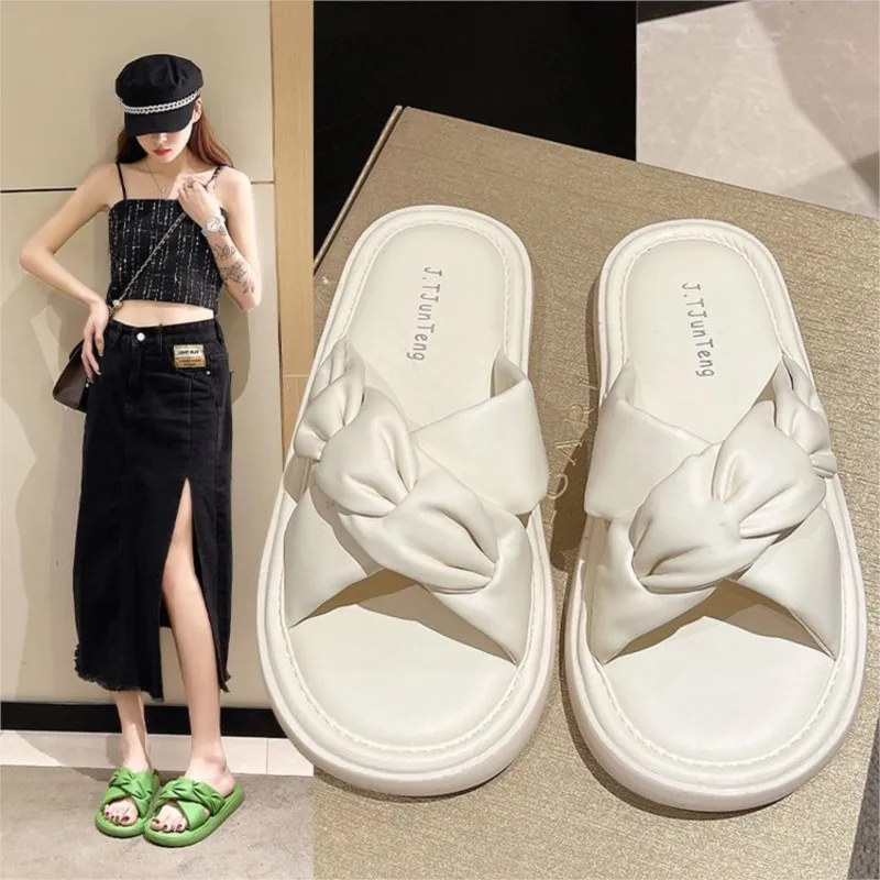 

Женские туфли, коллекция 2024 года, женские туфли для ванной комнаты из ЭВА с мягкой подошвой, летние Нескользящие тапочки, сандалии