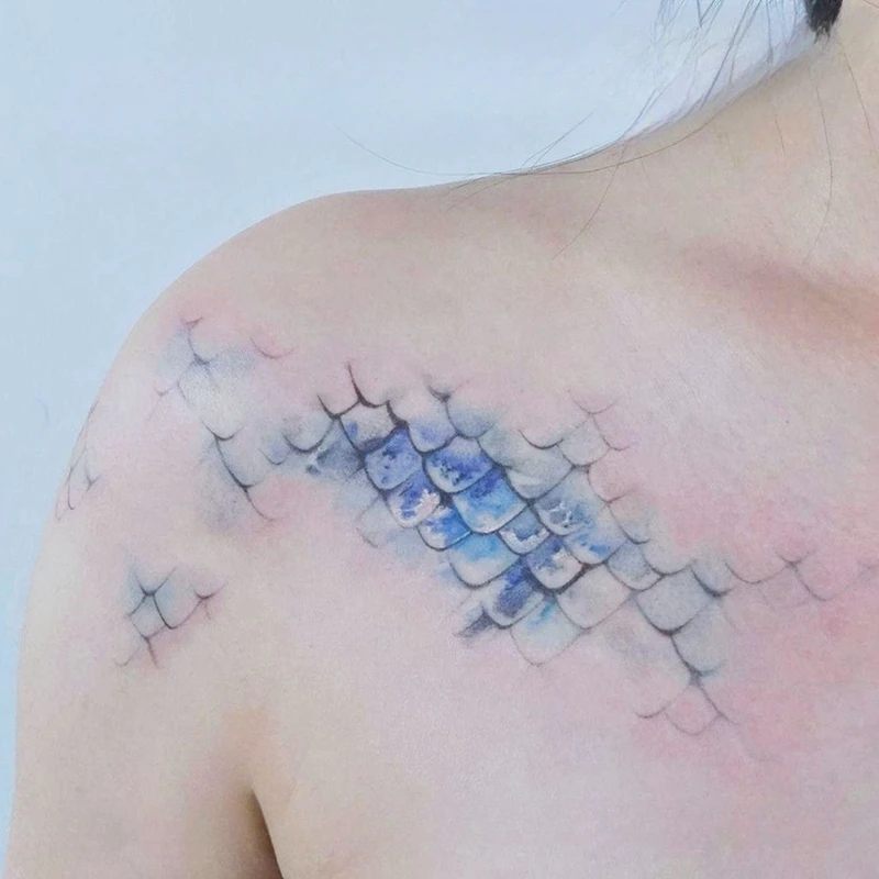 다채로운 인어 비늘 임시 문신 스티커 방수 오래 지속되는 가슴 아트 가짜 문신 뜨거운 여자 여자 Tatouage Cool