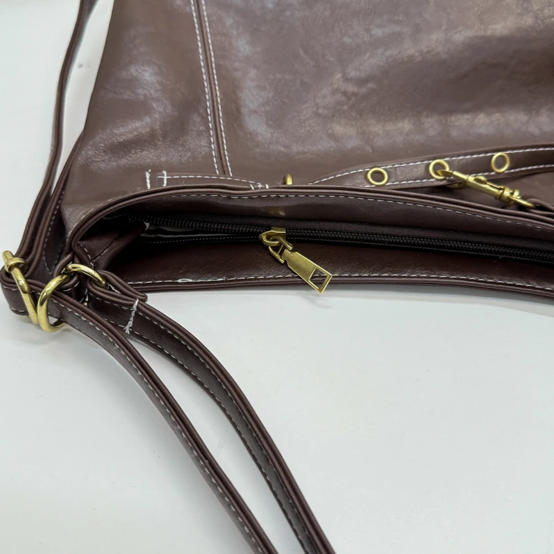 Schwarze Umhängetasche mit Münzbörse, hochwertige Umhängetasche aus weichem Leder, braune Handtasche, Designer-Eimer-Umhängetasche, Tragetaschen für den Pendelverkehr – Detail 25