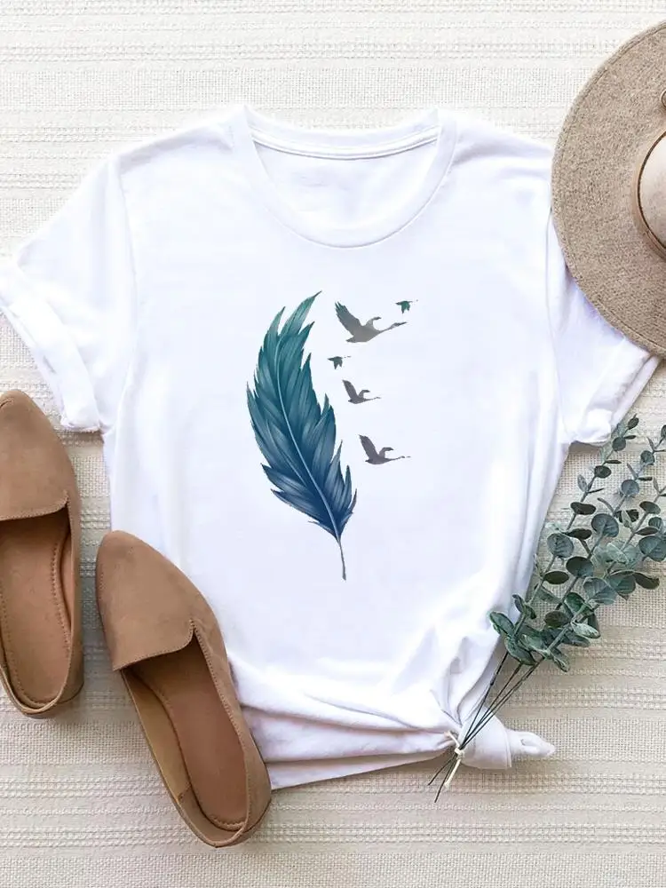 

Стильная Акварельная трендовая одежда с перьями, модная футболка с графическим принтом, женская футболка, одежда с коротким рукавом, Женская Базовая футболка, топ