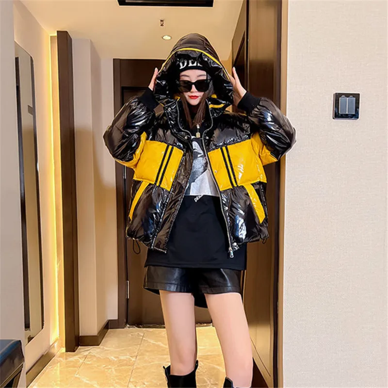 

Winter New Coat Women's Hooded Stitching Pocket Zipper Parker Top Loose Short Jacket Fashionable Commuter Female Clothing ZM205