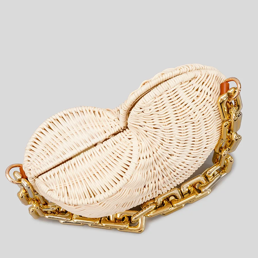 Fashion Thick Chains Rattan Conch Women Shoulder Bags Design Wicker Woven Handbags Luxury Summer Beach Straw Bag Bali Purse 2022