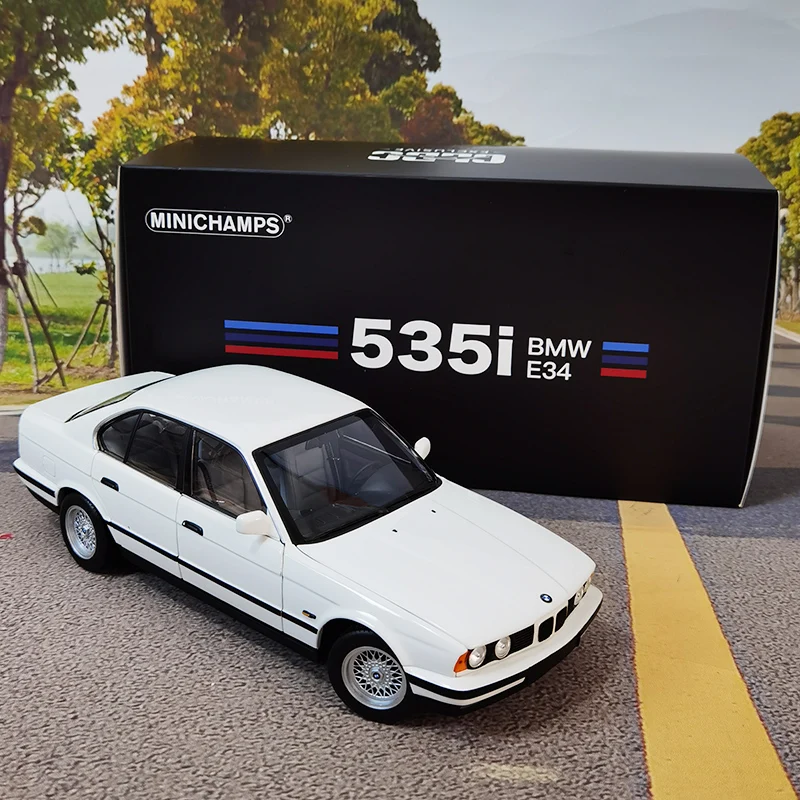 MINICHAMPS Diecast model 1:18 1988 535i 5 Series E34 alloy full