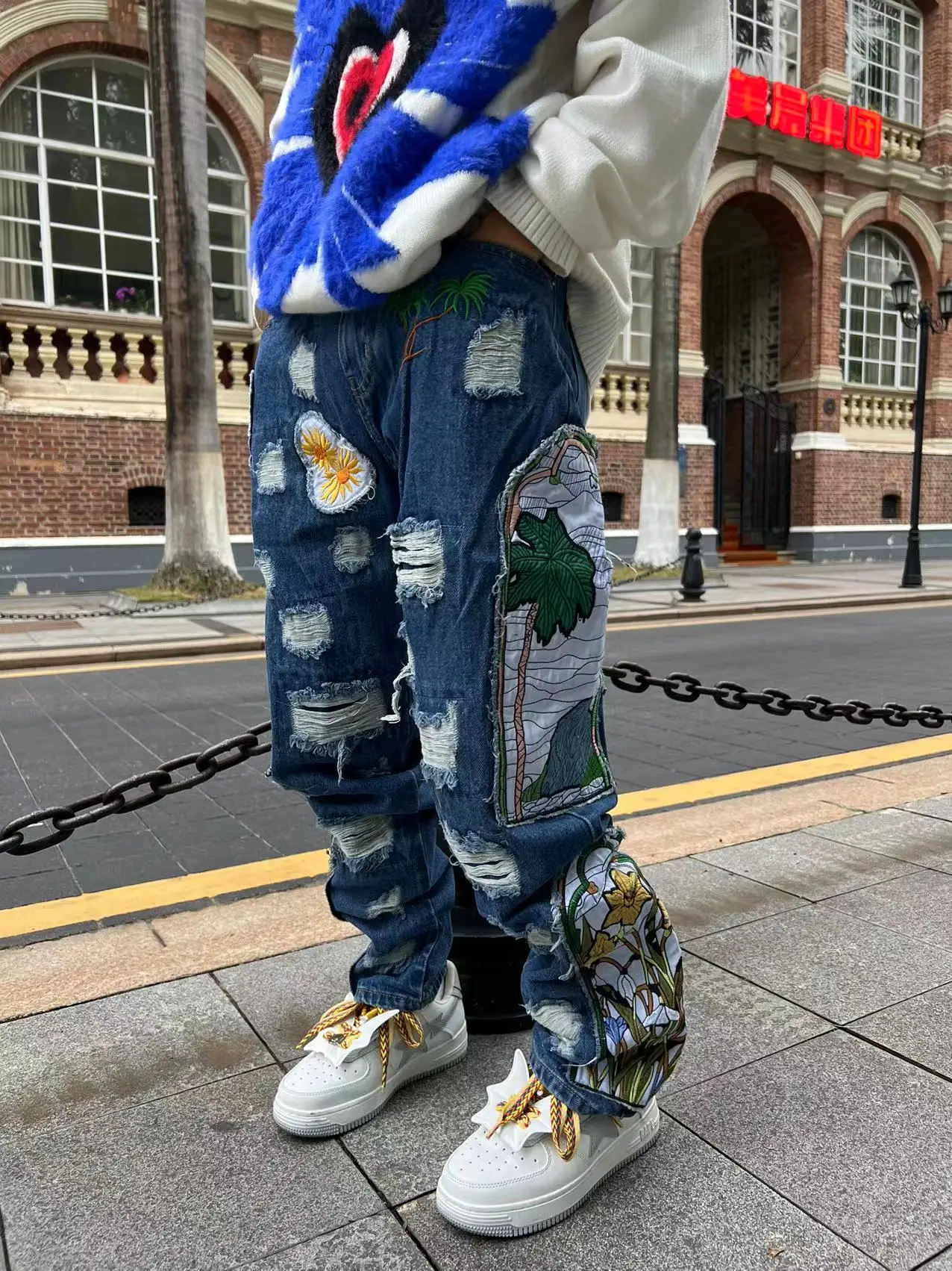 APPLIQUE PATCH JEANS – This Uniform - パンツ