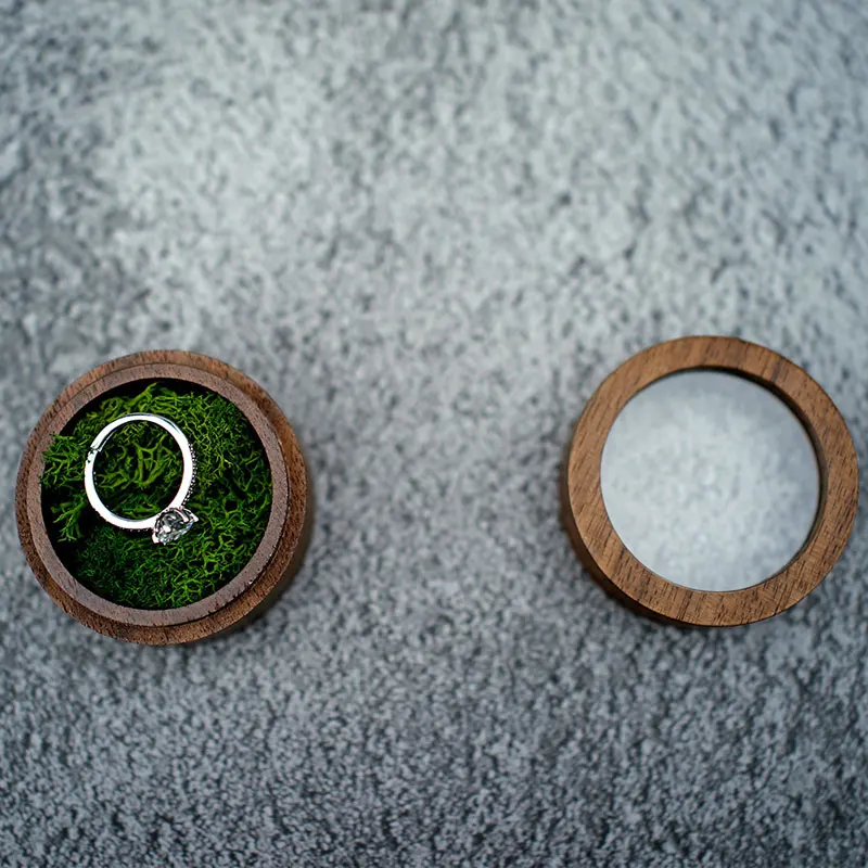 Рисунок 4 - Коробка для колец из натурального дерева для свадьбы