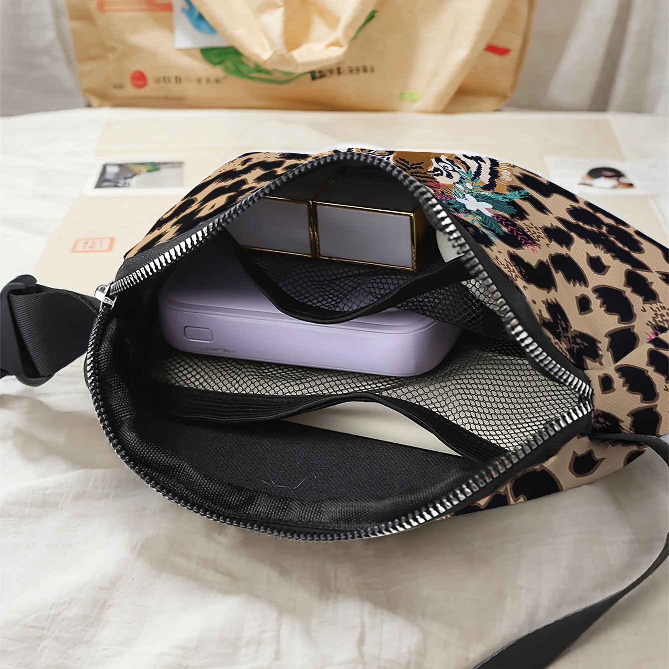 1pc, tiger pattern printed fashionable adjustable crossbody bag, a neutral sports waist bag suitable for running