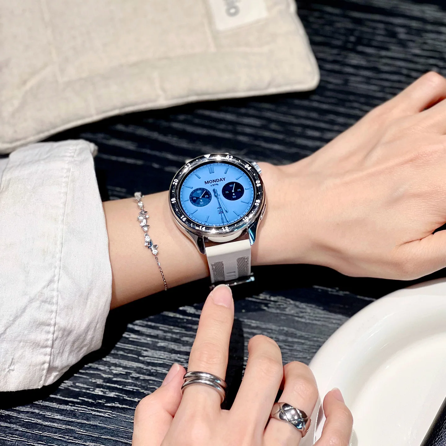 Enhanced Nylon and Silicone Smartwatch Strap, 1:1 Band Bracelet Design