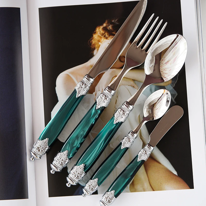 楽天市場】【値下げ】ステーキナイフ フォーク カトラリーセット 2本セット ステンレス製 よく切れる 槌目模様 高級感 シンプル おしゃれ 箱入り :  ザッカーグplus いいもの見つけた ステーキナイフ フォーク 家庭用洋風ナイフフォークスプーンセット レストランや家庭用に最適