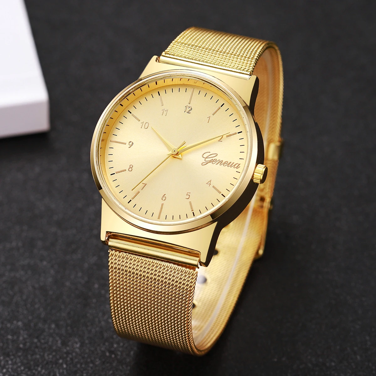 1PCs Women's Noble Temperament Watch Trend Simple Ladies' Luxury Mesh Strap Analog Quartz Watch The Best Choice For Girls' Gifts 3