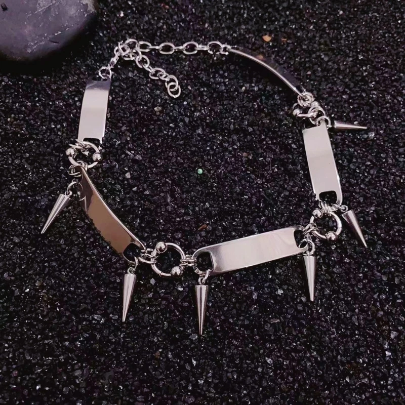 Trendy Hip Hop Rivet Necklace Gothic Choker Chain with Spikes, Adjsutable Neckchain Fashion Jewelry Pieces for Women