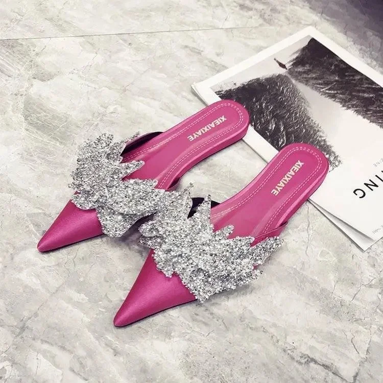 صنادل نسائية صيفية أنيقة بمقدمة مدببة لعام 2025 أح...