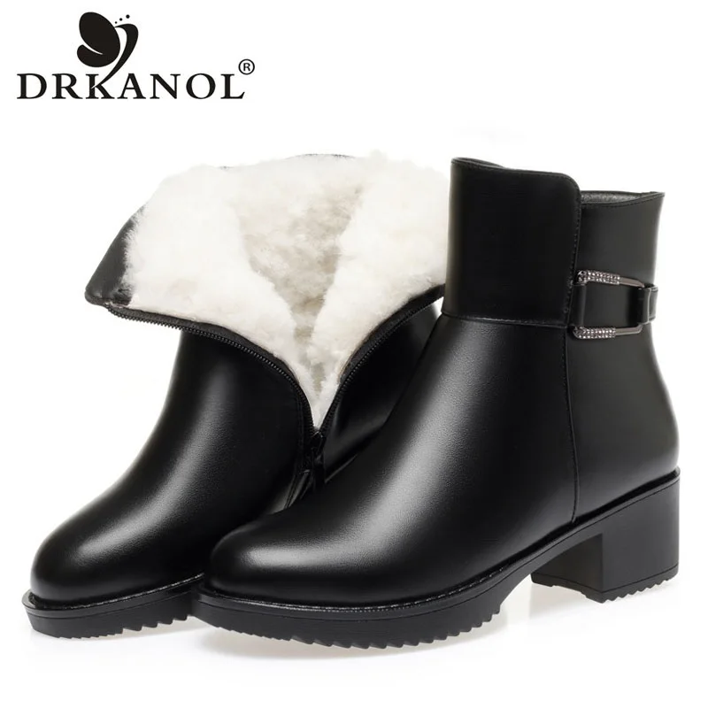 

DRKANOL Модные женские зимние ботинки с круглым носком, боковая молния, Натуральная шерсть, меховая теплая обувь, женские кожаные ботильоны на толстом высоком каблуке