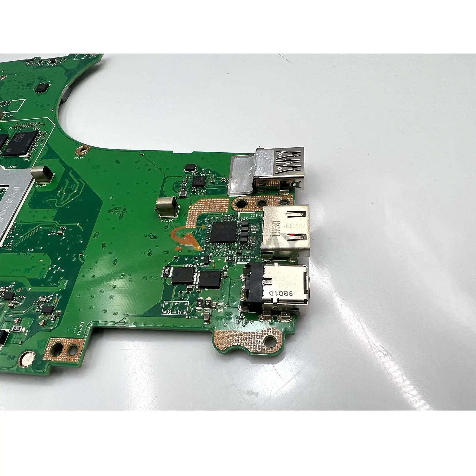 Рисунок 4 - Материнская плата UX581GV для ноутбука