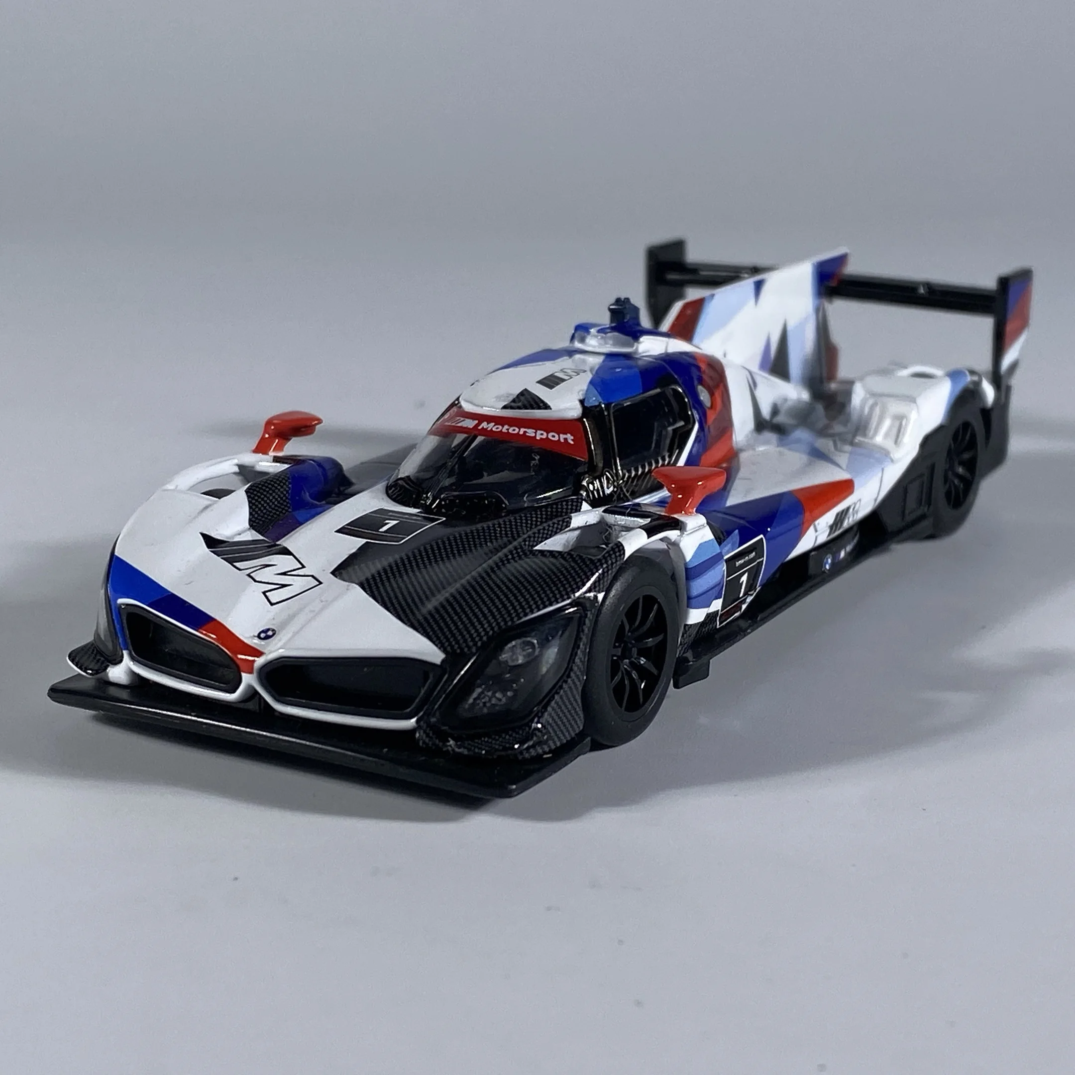 BMW M Hybrid V8 Super Racing Alloy Diecast Model Car - Collectible Miniature Vehicle for Display and Decoration